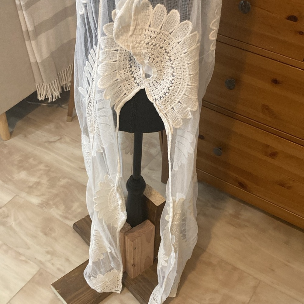Cupshe swim cover up - Picture 2 of 16
